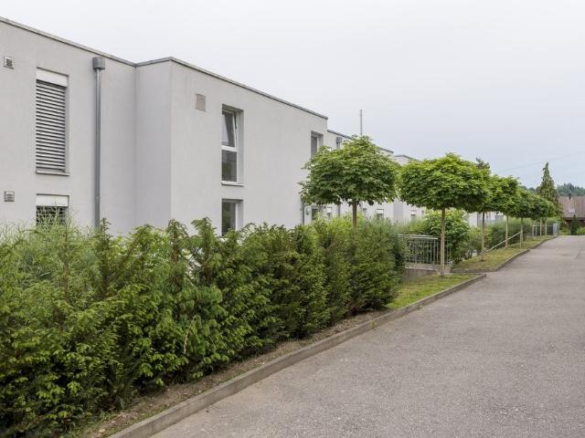 Helle Wohnung mit grossem Gartensitzplatz
