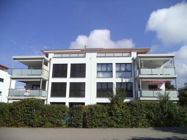 Helle Wohnung mit grosszügigem Gartensitzplatz in 5443 Niederrohrdorf