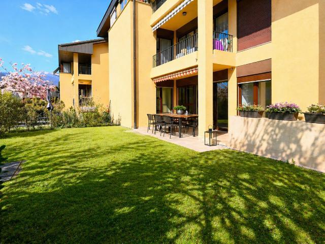 Helle Wohnung mit privatem Garten in Cureglia