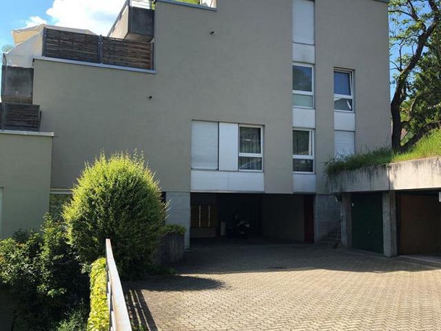 Helle Wohnung an Sonnenhügel mit grosser Terrasse