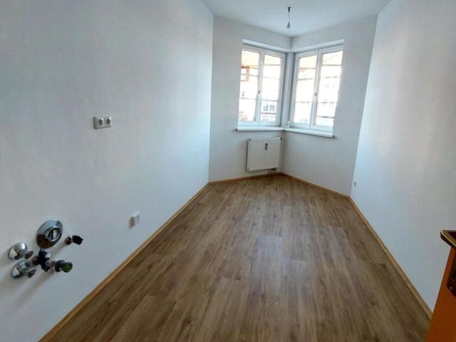 6 Monate mietreduziert* Helle Wohnung im 1.OG