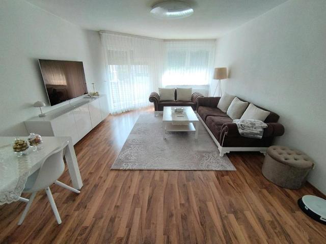 Helle zentrale 3Zimmer Wohnung zu verkaufen 94qm 2x Balkon + TG