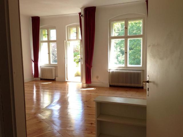 Helle Altbauwohnung im Hinterhaus