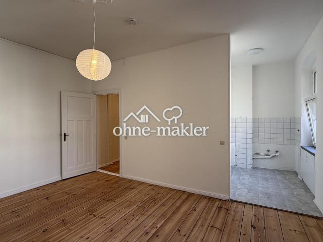 Helle bezugsfreie 1 Zimmer Altbauwohnung in der Nähe vom Schlosse Charlottenburg provisionsfrei