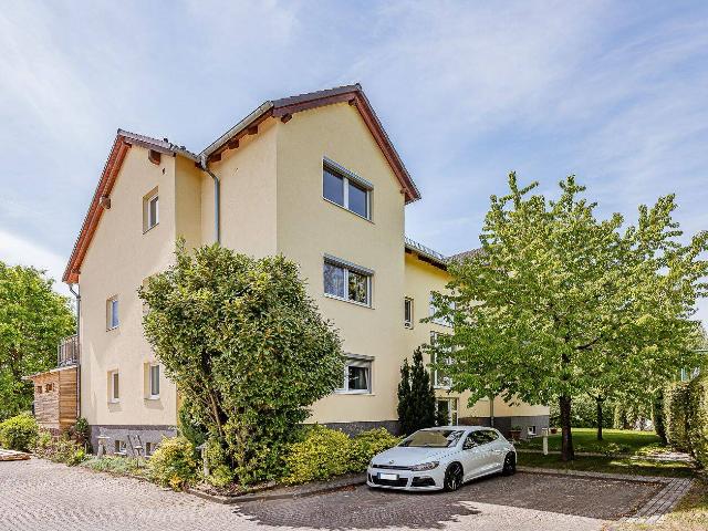 Helle Dachgeschosswohnung mit wunderschöner Dachterrasse