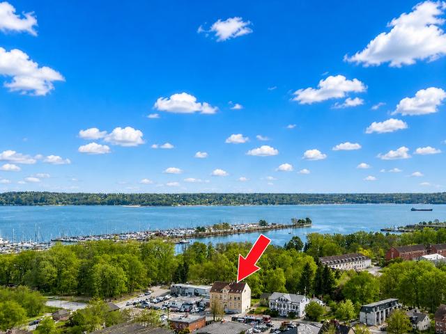 Helle Dachgeschosswohnung – nahe Förde & Kanal | 69 m² in Holtenau Ost vor dem MFG5 Gelände