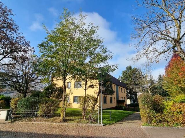 Helle Dachgeschosswohnung in einem ruhigen kinderfreundlichem Quartier
