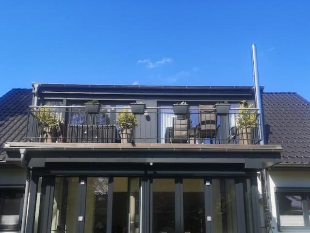 Helle Dachgeschoss Wohnung mit Loft Charakter