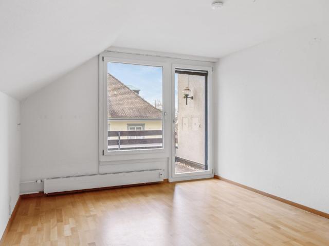 Helle Dachwohnung an attraktiver Lage | dreamo. Ch