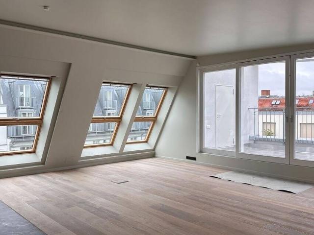 Helle DG Wohnung mit Terrasse und Blick auf den Innenhof – in direkter Nähe zum Kurfürstendamm