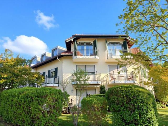 Helle DG Wohnung mit Balkon & Weinbergblick in ruhiger Lage hochwertig renoviert