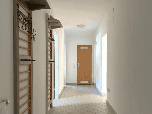 Helle Erdgeschosswohnung mit Balkon & Kellerabteil im Herzen von Eichgraben