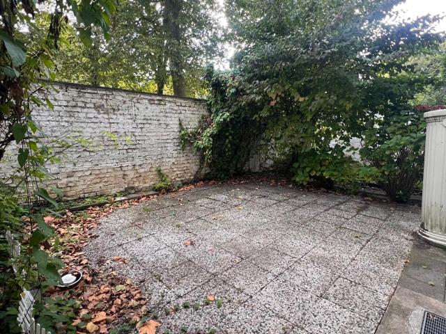 Helle Erdgeschosswohnung mit Südterrasse, Garten und modernisiertem Bad in Pempelfort