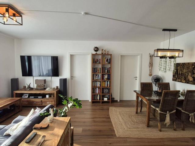 HELLE, FAMILIENTAUGLICHE WOHNUNG AM RIEDERBERG