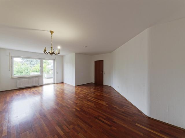 Helle & großzügige 3 Zimmer Wohnung 87 qm mit Balkon & EBK in Köln Porz Urbach