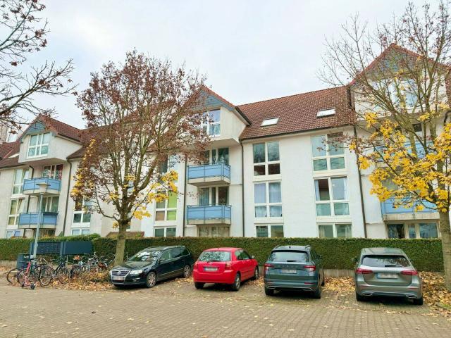 Helle + gut geschnittene 2 Zimmer DG Wohnung in zentrumsnaher & reizvoller Lage / Nähe Kanal