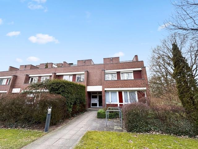 Helle Maisonettewohnung in Hummelsbüttel mit Dachterrasse und Stellplatz