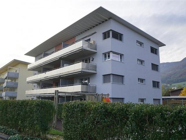 Helle & moderne 2.5 Zimmer Wohnung mit Komfort