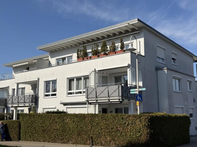 Helle Penthouse Wohnung mit Weitblick, Aufzug und großzügiger Dachterrasse in Eislingen!