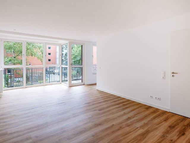 Helle, renovierte 2 Zimmer Wohnung mit Südwestbalkon und Tiefgaragenstellplatz