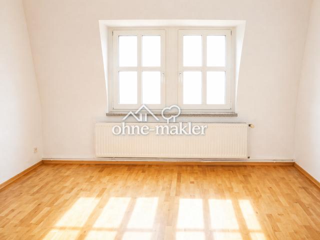 Helle, schöne und gut geschnittene 2 Z Wohnung mit EBK und ohne Provision