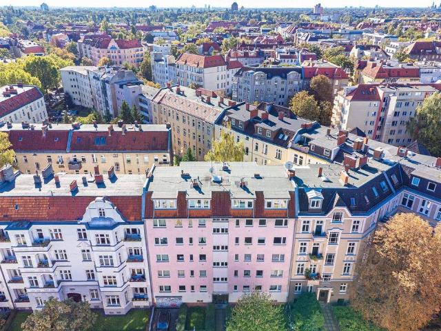 Helle, sanierte 2,5 Zimmer Wohnung im 4. OG in Schöneberg sofort bezugsbereit