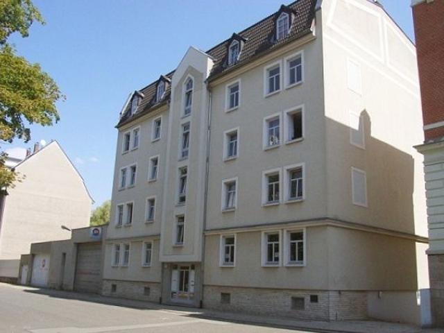 helle Single DG Wohnung neu renoviert mit Balkon zu verkaufen