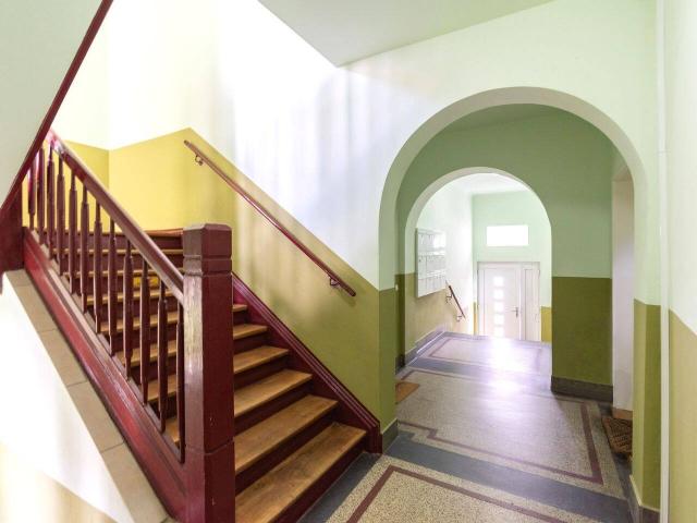 HELLER RÜCKZUGSORT UNTERM DACH Funktionale 3 Raum Wohnung mit Loggia und Tageslichtbad