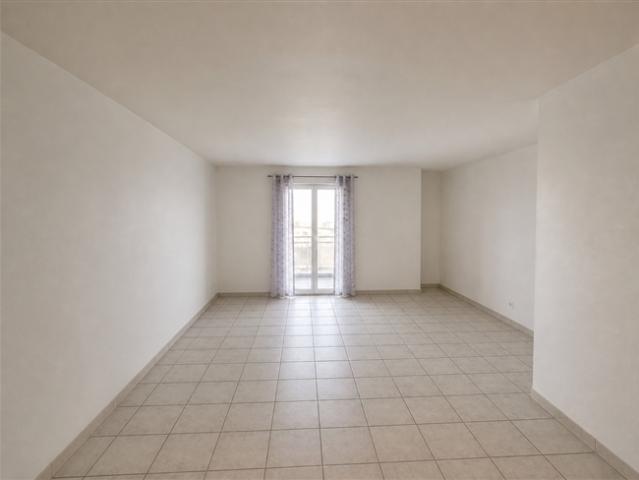 Helles 4,5 Zimmer Apartment mit Balkon – Im Zentrum von Avenches