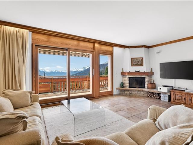 Helles Apartment mit Panoramablick auf die Alpen und das Rhônetal
