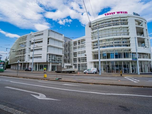 Helles Büro im White Plaza mit Aussenflächen in Basel mieten