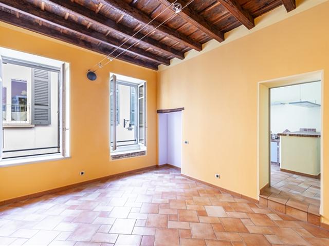 Helles Büro im Zentrum von Mendrisio