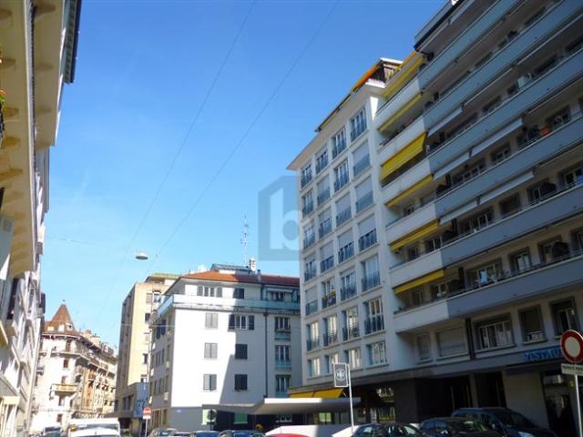 HELLES BÜRO IN EAUX VIVES 1