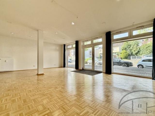 Helles Büro / Ladenlokal mit 2 PKW Stellplätzen in zentraler Lage von Dormagen zu verkaufen!