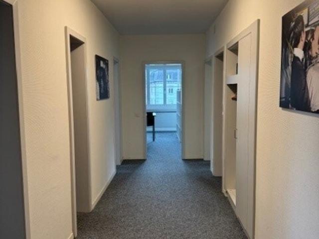Helles Büro mit Wohlfühlfaktor