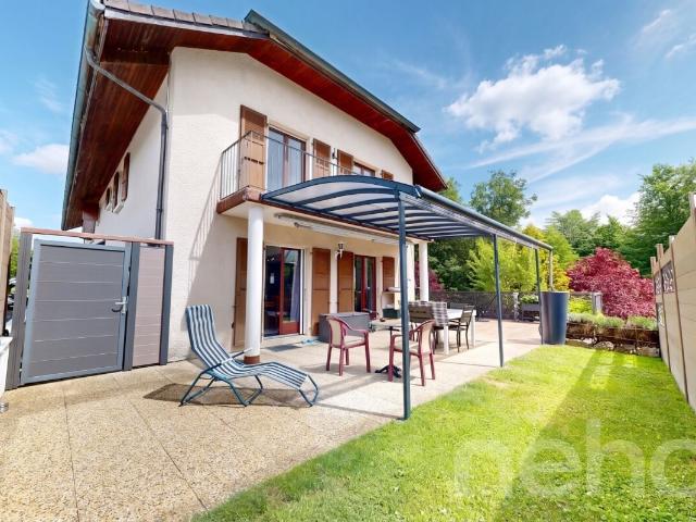 Helles Einfamilienhaus mit Garten