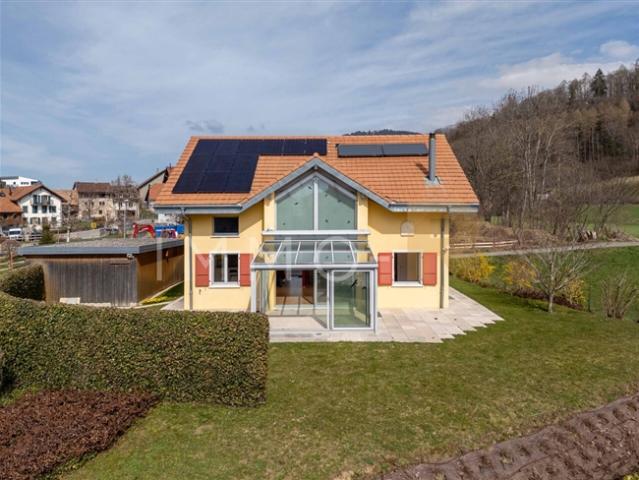 Helles Haus, mit offenen Volumen. und großes Entwicklungspotenzial