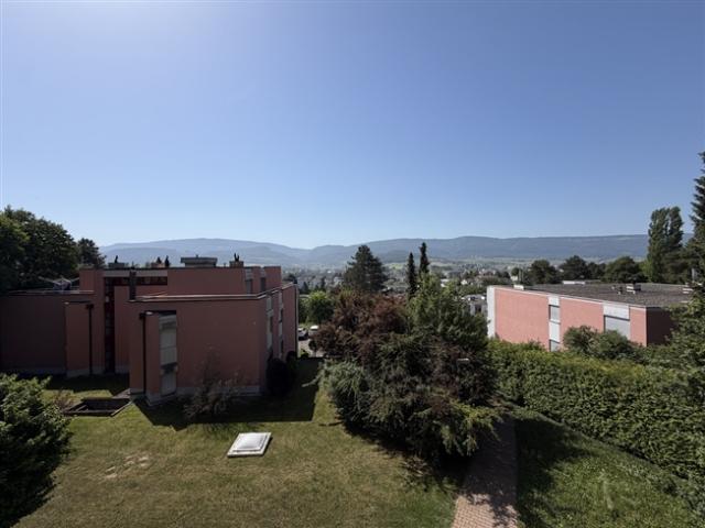 Helles möbliertes Duplex mit Blick auf das Tal