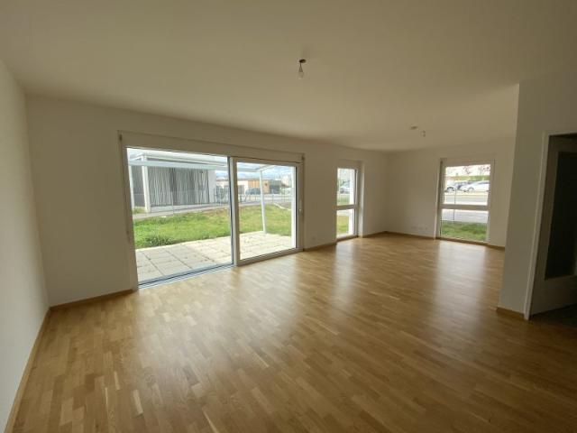 Helles, modernes Reihenendhaus