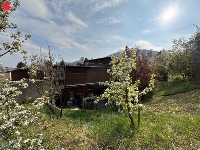 Wohnen wie im Haus: Charmante Gartenwohnung mit ca: 170m² Grünfläche!