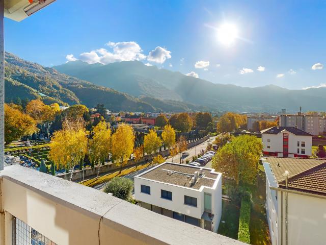 Helles Studio Apartment mit Terrasse in strategischer Lage