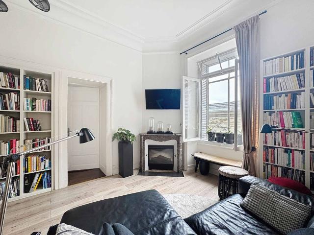 Hervorragend 3,5 p von 98 m2 Eleganz der Zeit