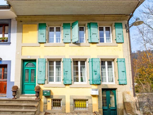 Hervorragend renoviertes historisches Haus mit 2 Wohnungen in Moudon