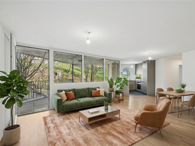 Hervorragende neue 4,5 Zimmer Wohnung mit 15 m² Loggia