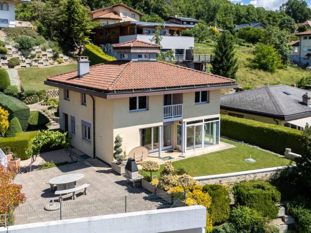 Hervorragende außergewöhnliche Villa – Großzügige Räume – Panoramablick