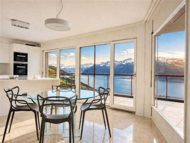 Hervorragende Doppelhaus Terrasse mit atemberaubender Aussicht