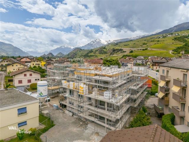 Hervorragende, helle und geräumige 4,5 Zimmer Wohnung im Herzen des Dorfes
