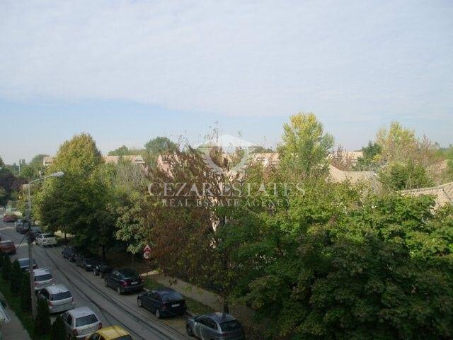 BANEASA GREEN LAKE COMPLEX APARTAMENT 4 CAMERE LOC PARCARE SI BOXA