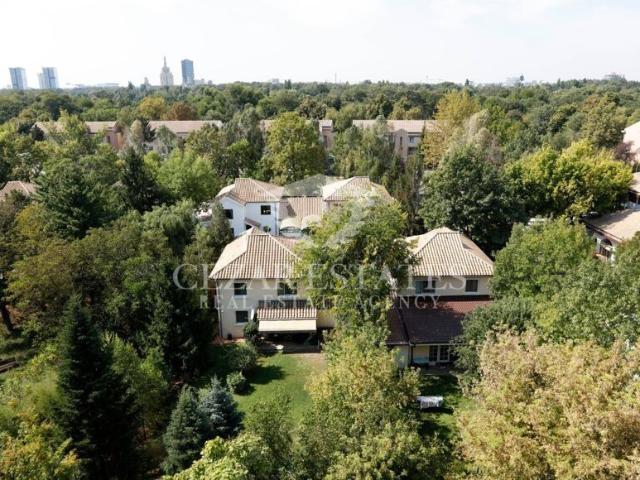 HERASTRAU COMPLEX SOSEAUA NORDULUI APARTAMENT 4 CAMERE MOBILAT CLASIC