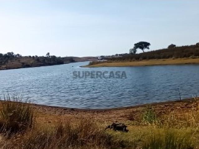 Herdade na zona de Portel